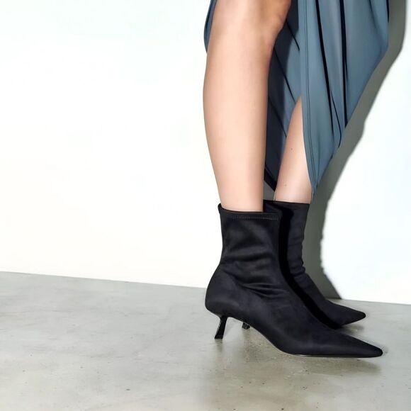 NWT Zara Split Suede Ankle Pointed Toe Boots in Black - Picture 1 of 12